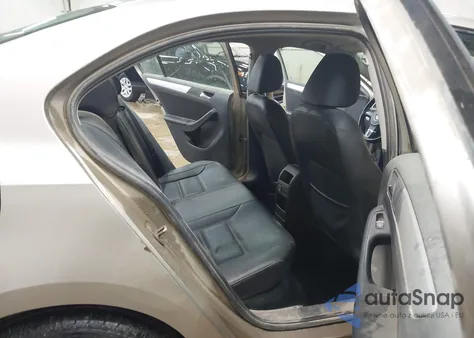 2013 Volkswagen Jetta 2.5L Se from USA, damaged, VIN 3VWDP7AJ5DM264652